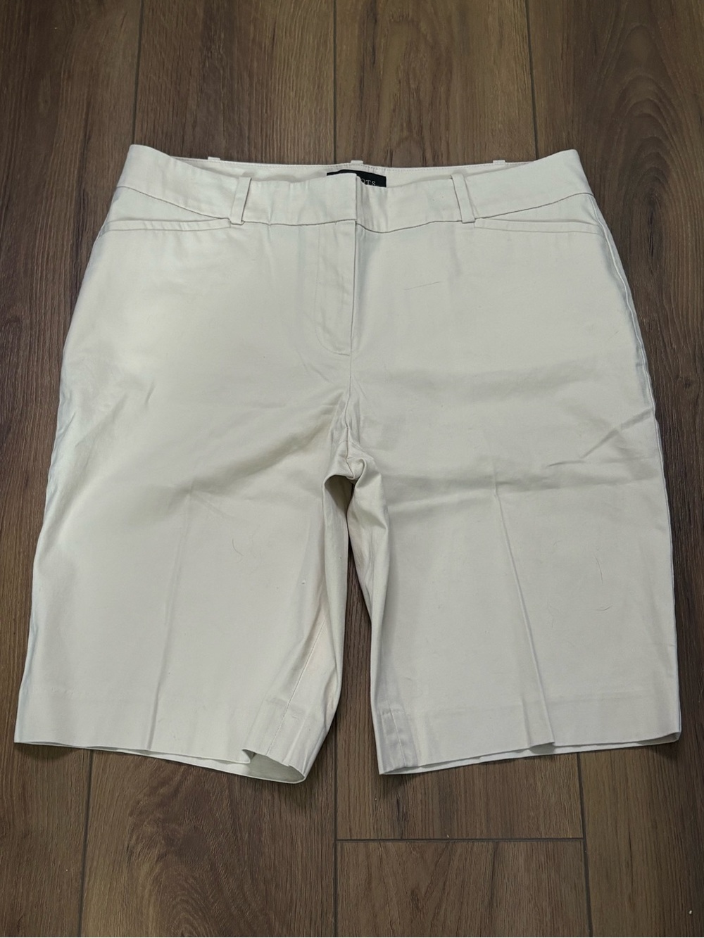 NWT Talbots The Perfect Short long inseam Bermuda Chino Shorts Sz 8‎ Beige